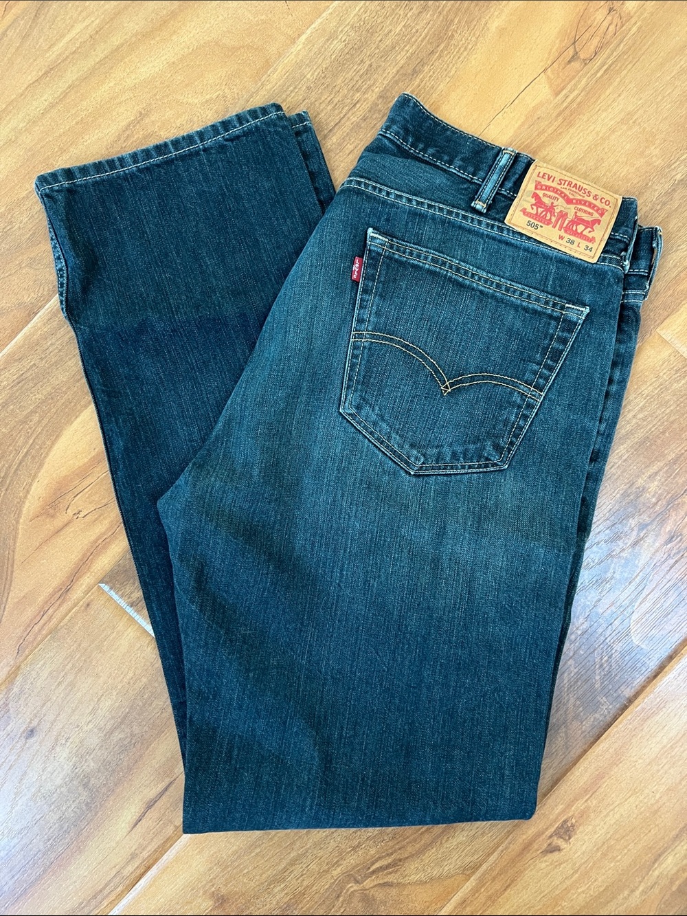 Levi's Men's Indigo Straight Jeans with Signature Patch